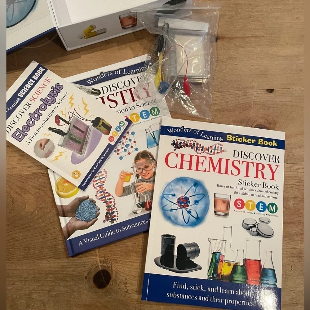 NWT STEM Wonders of Learning Discover Chemistry Kit ages 8 up Science